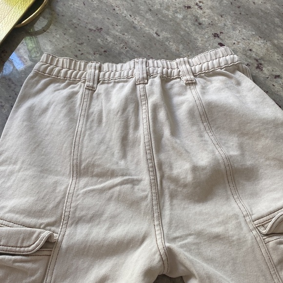 Pac Sun elastic high waist utility cargo pant.   Size M. Relaxed fit - Picture 7 of 9